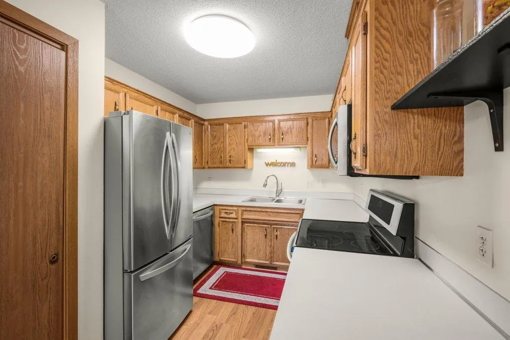 Photo 9 of 14312 Glenda Drive