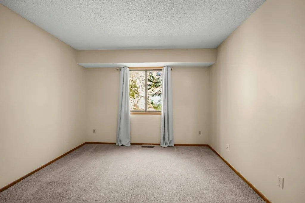 Photo 14 of 14312 Glenda Drive