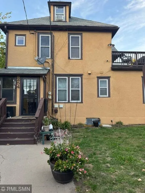 Photo 6 of 254 Aurora Avenue