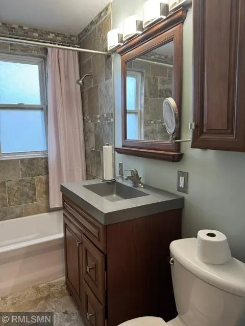 Photo 11 of 254 Aurora Avenue