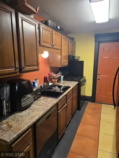 Photo 9 of 254 Aurora Avenue
