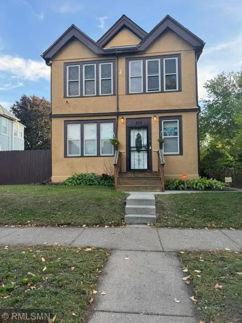 Photo 10 of 254 Aurora Avenue