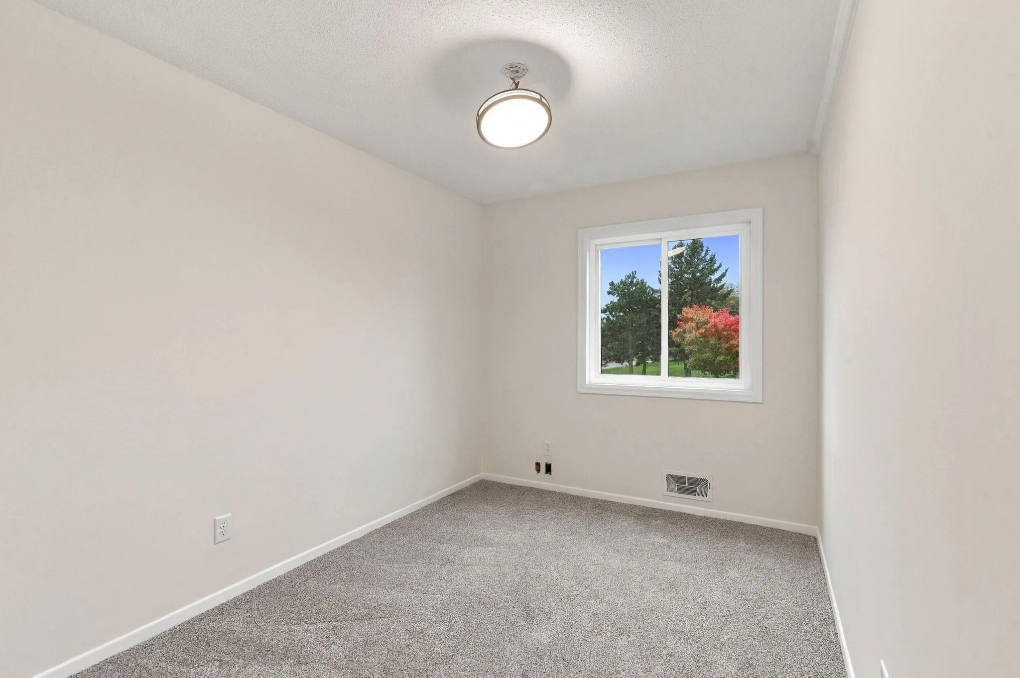 Photo 31 of 2613 Wimbledon Drive