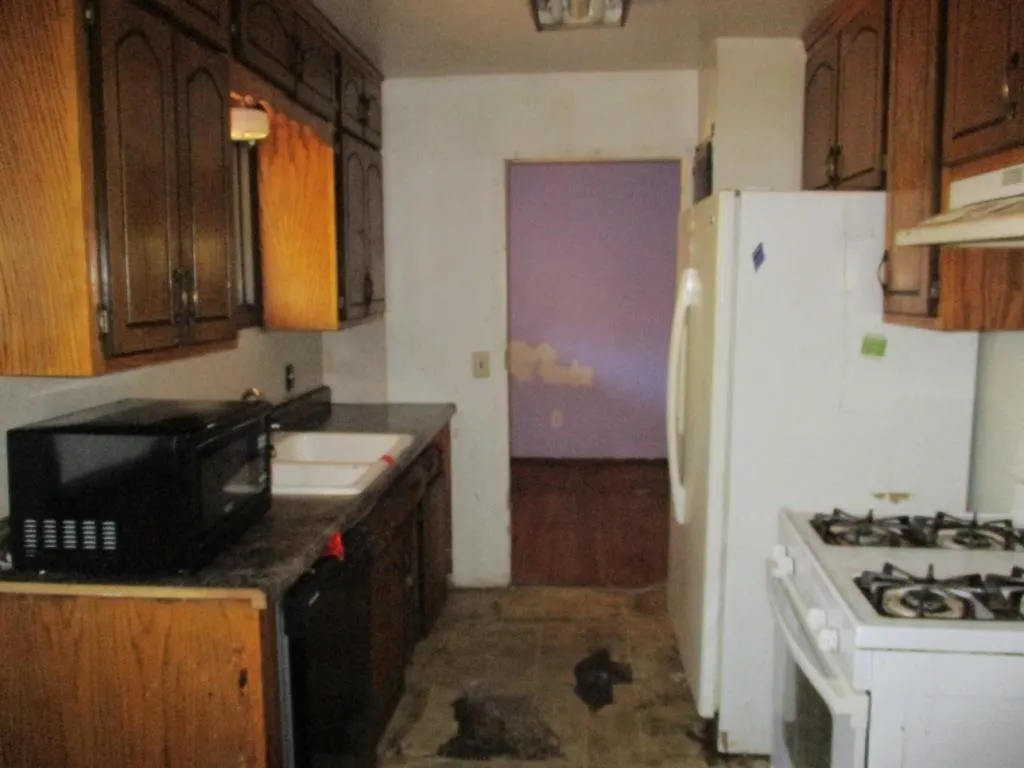 Photo 4 of 5333 Hugo Road