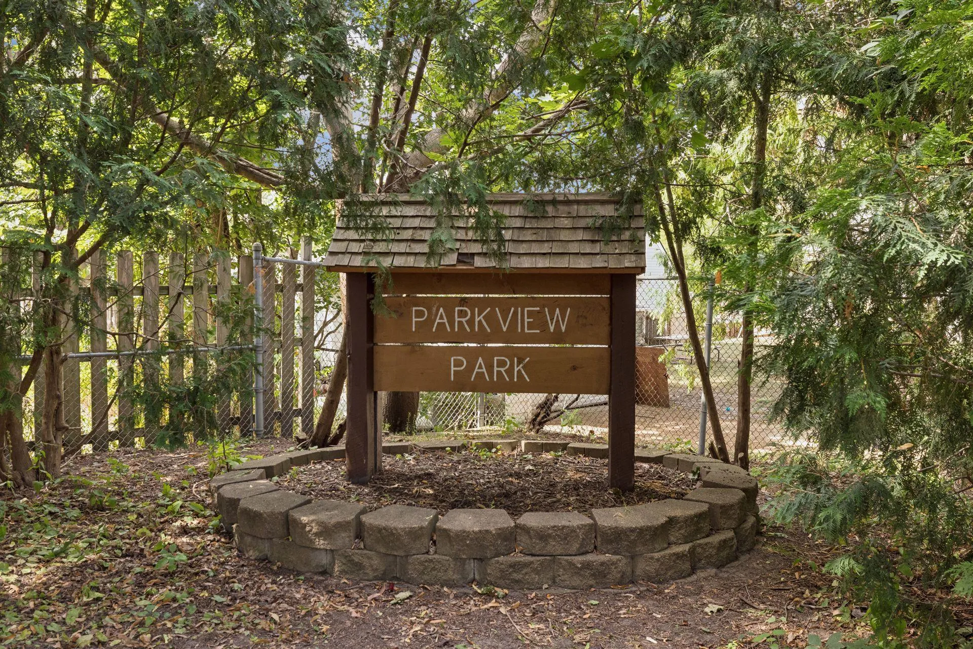 Photo 34 of 3423 Parkview Boulevard