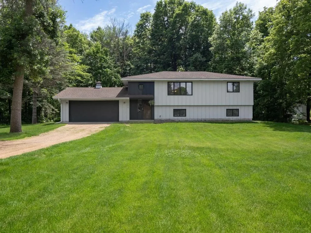 Photo 2 of 10638 Maple Lane