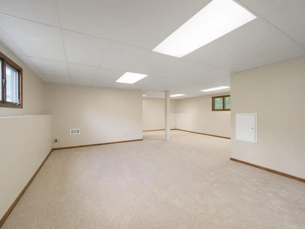 Photo 18 of 10638 Maple Lane