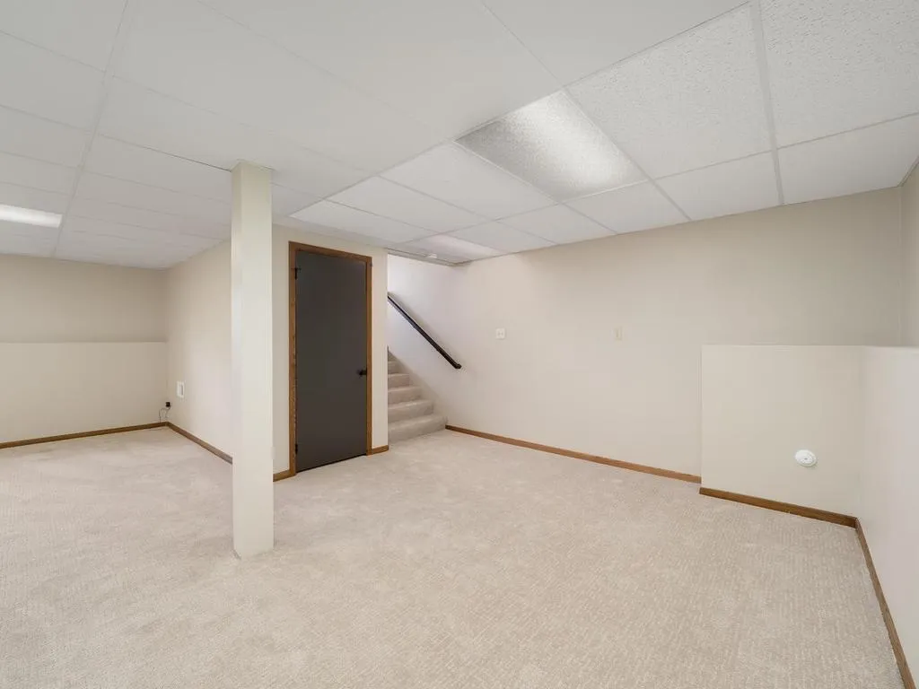 Photo 17 of 10638 Maple Lane