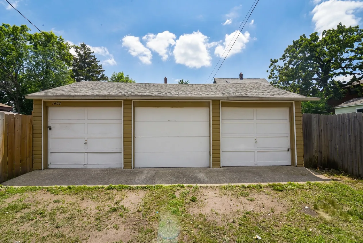Photo 31 of 1603 Sherburne Avenue