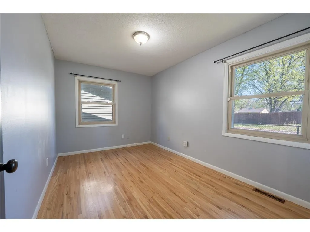 Photo 10 of 1659 Case Avenue