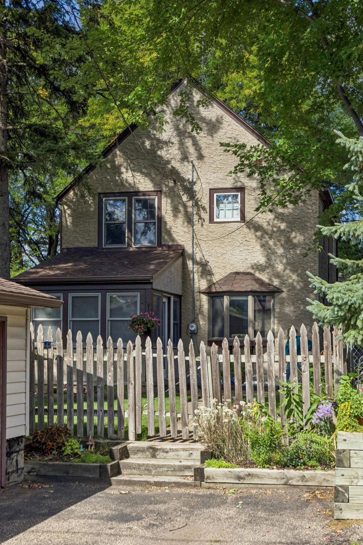 Photo 16 of 2050 Palace Avenue