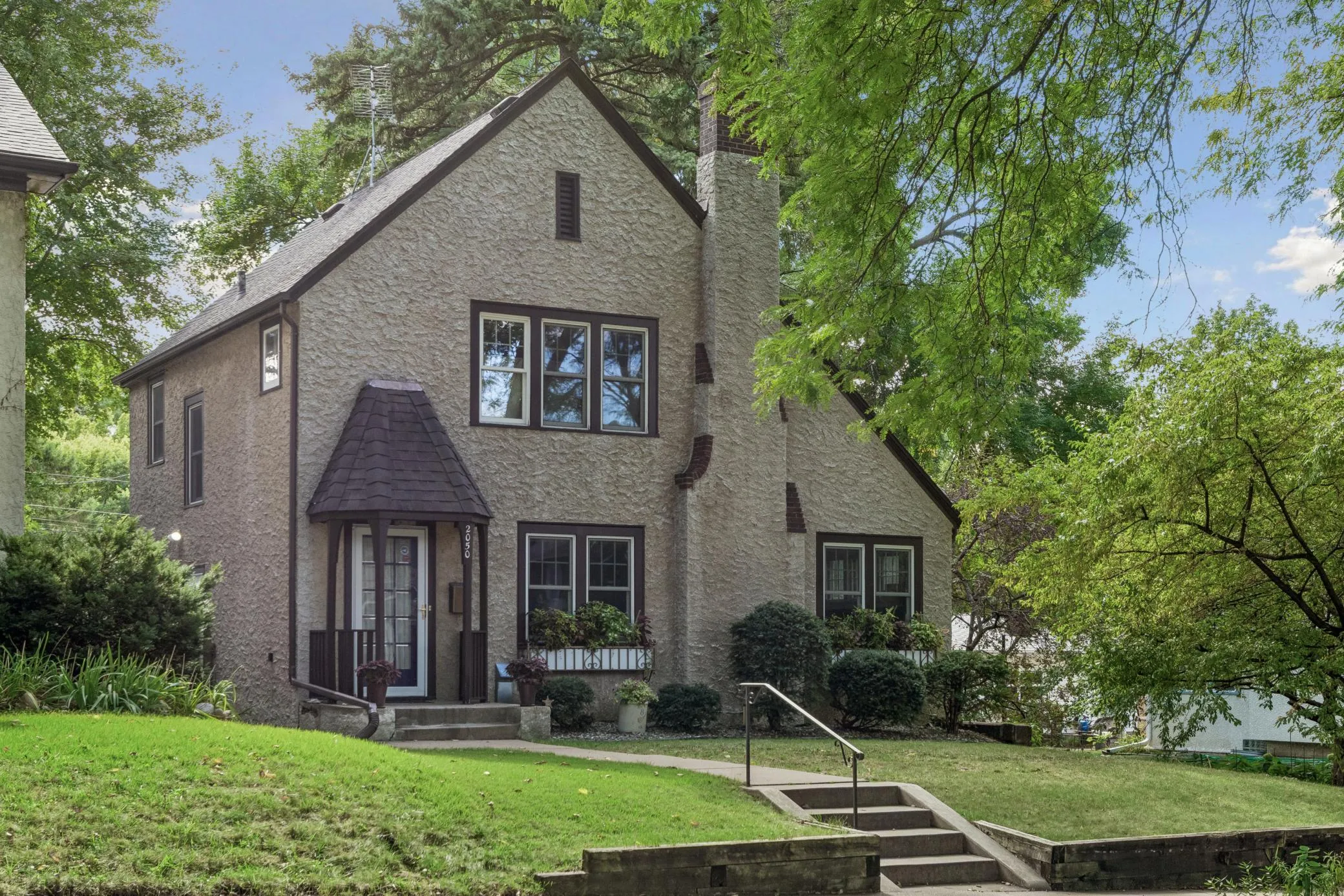 Photo 2 of 2050 Palace Avenue
