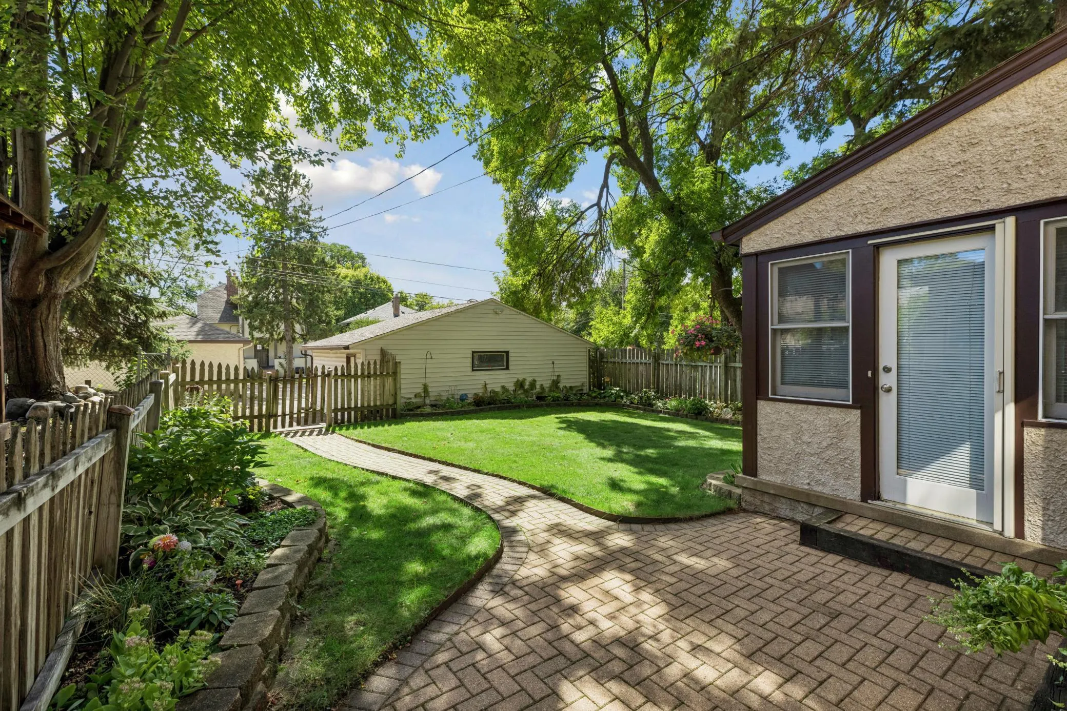 Photo 7 of 2050 Palace Avenue