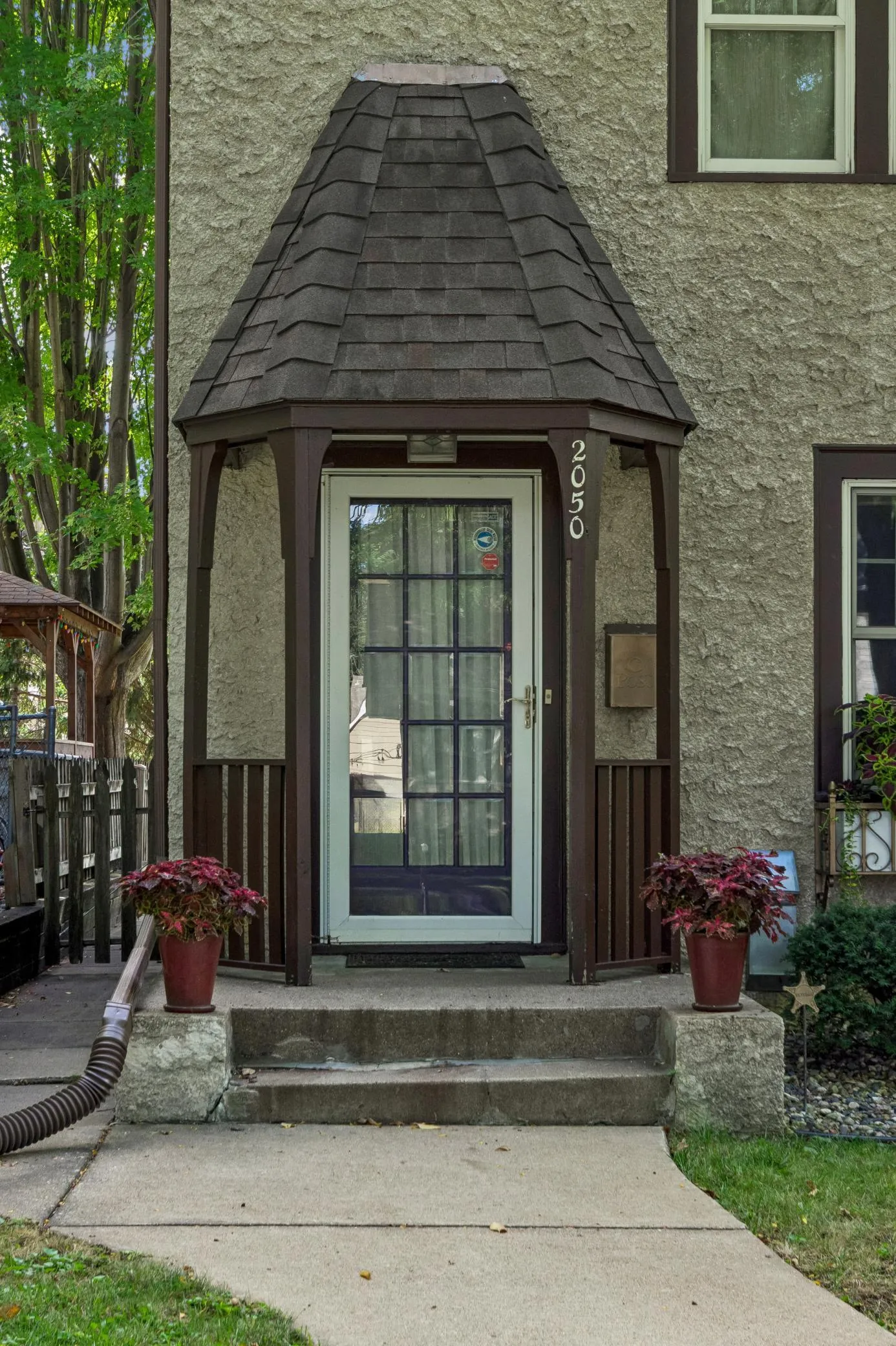 Photo 4 of 2050 Palace Avenue