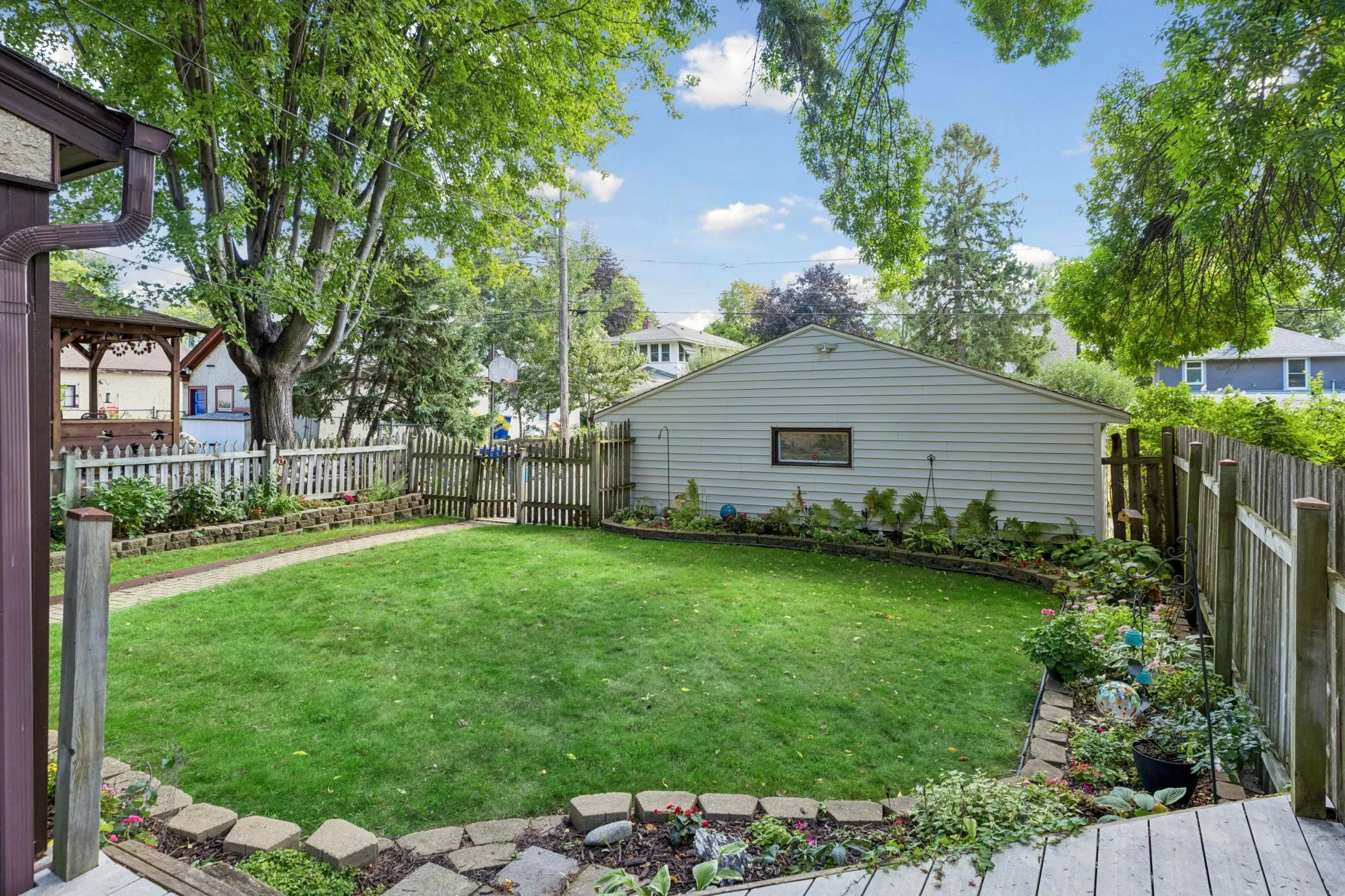 Photo 14 of 2050 Palace Avenue