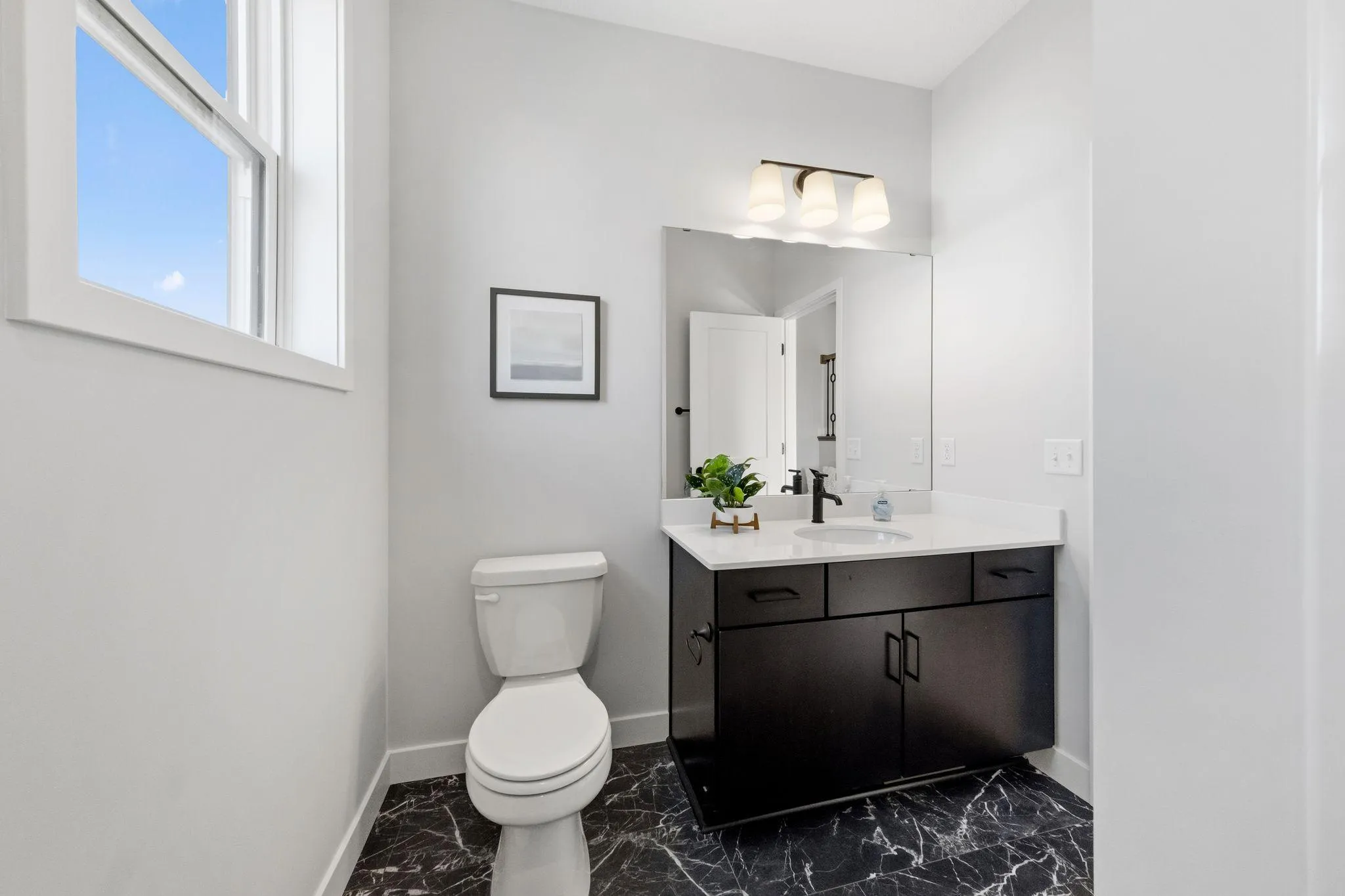 Photo 5 of 15781 Aquila Avenue