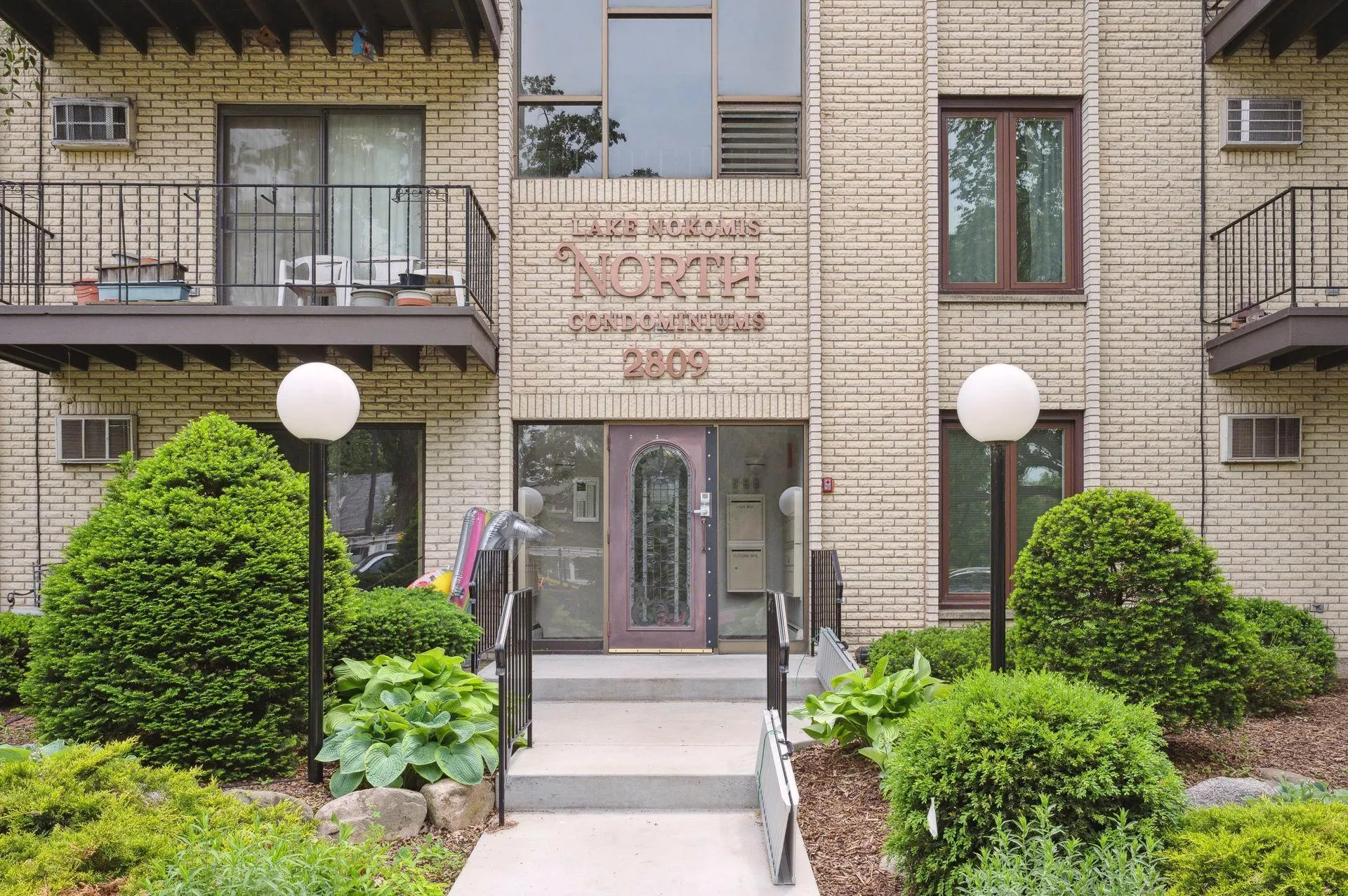 Photo 3 of 2809 E Minnehaha Parkway Unit 103