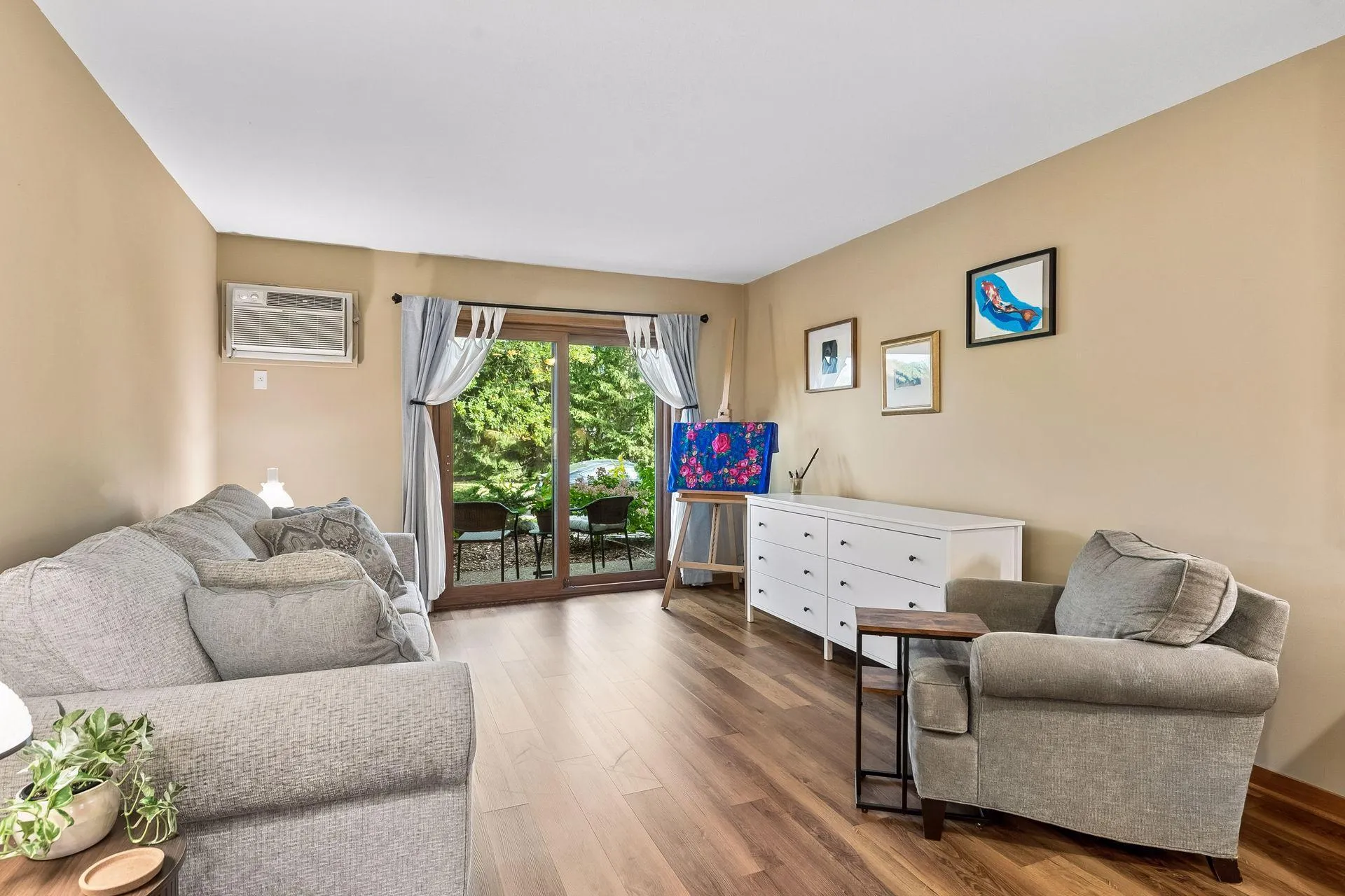 Photo 11 of 2809 E Minnehaha Parkway Unit 103