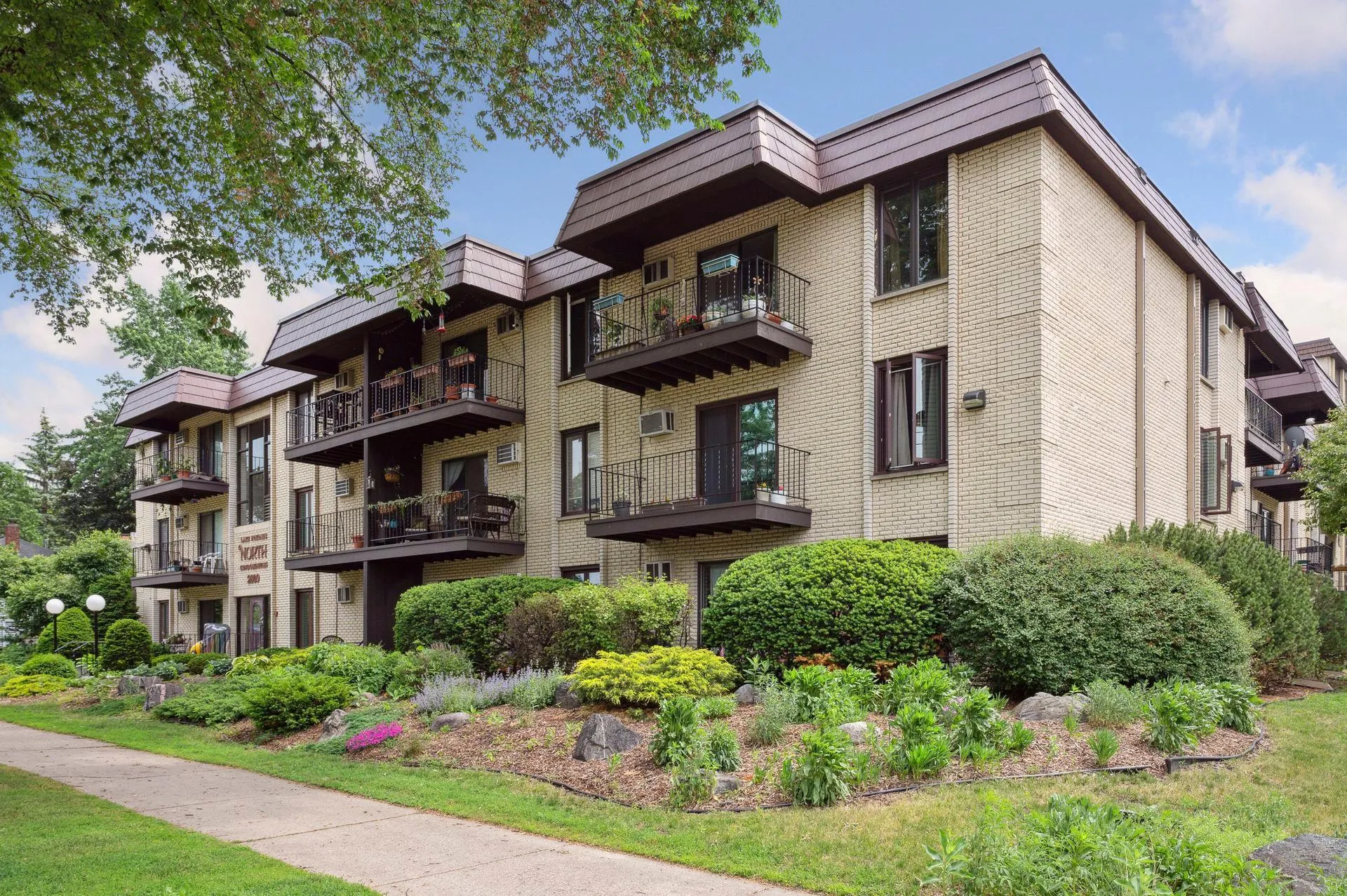 Photo 4 of 2809 E Minnehaha Parkway Unit 103