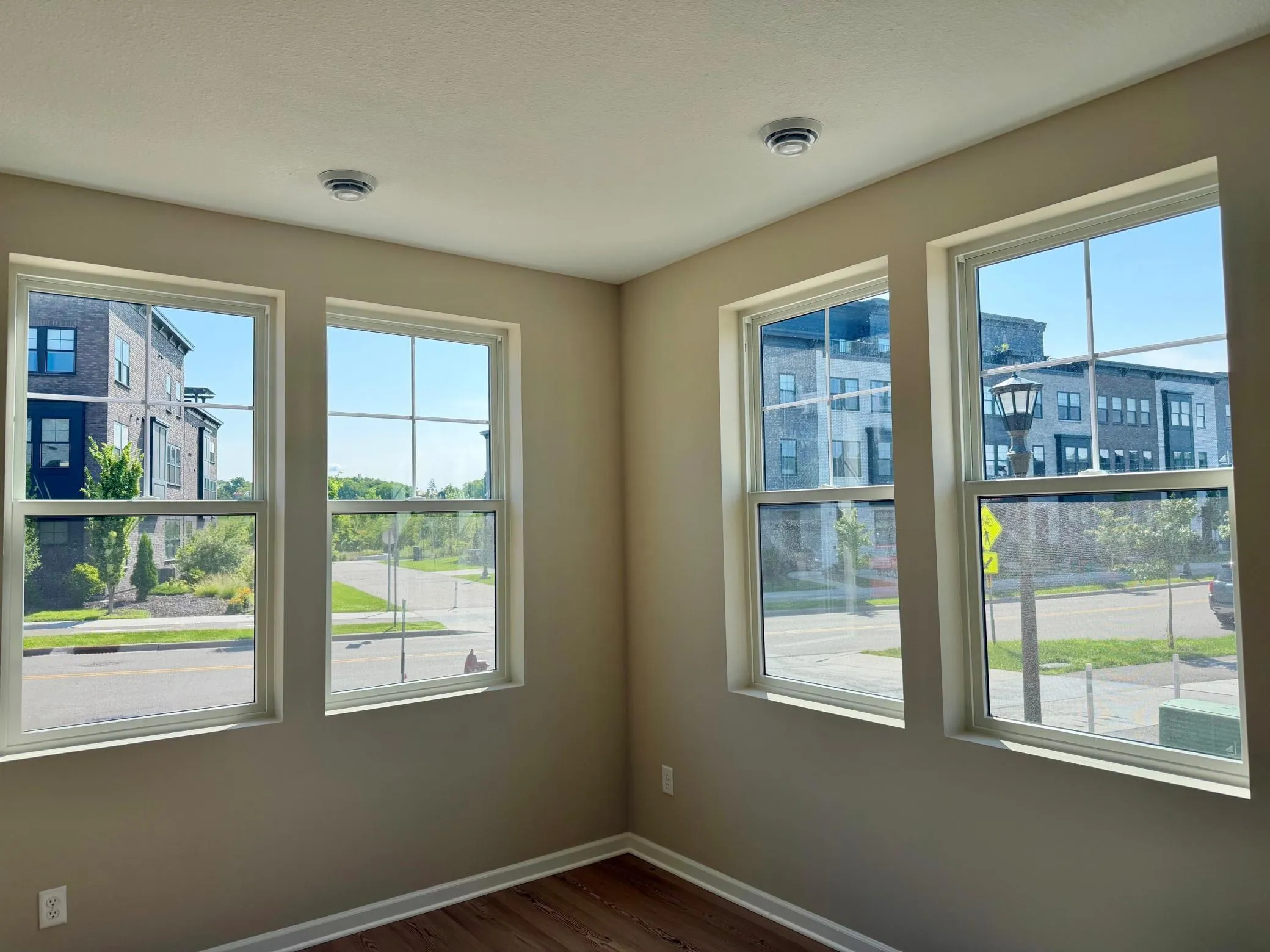 Photo 9 of 2265 Beechwood Avenue