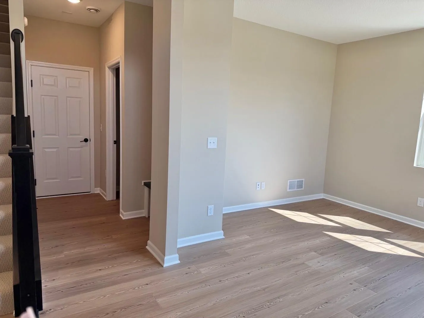 Photo 10 of 2265 Beechwood Avenue