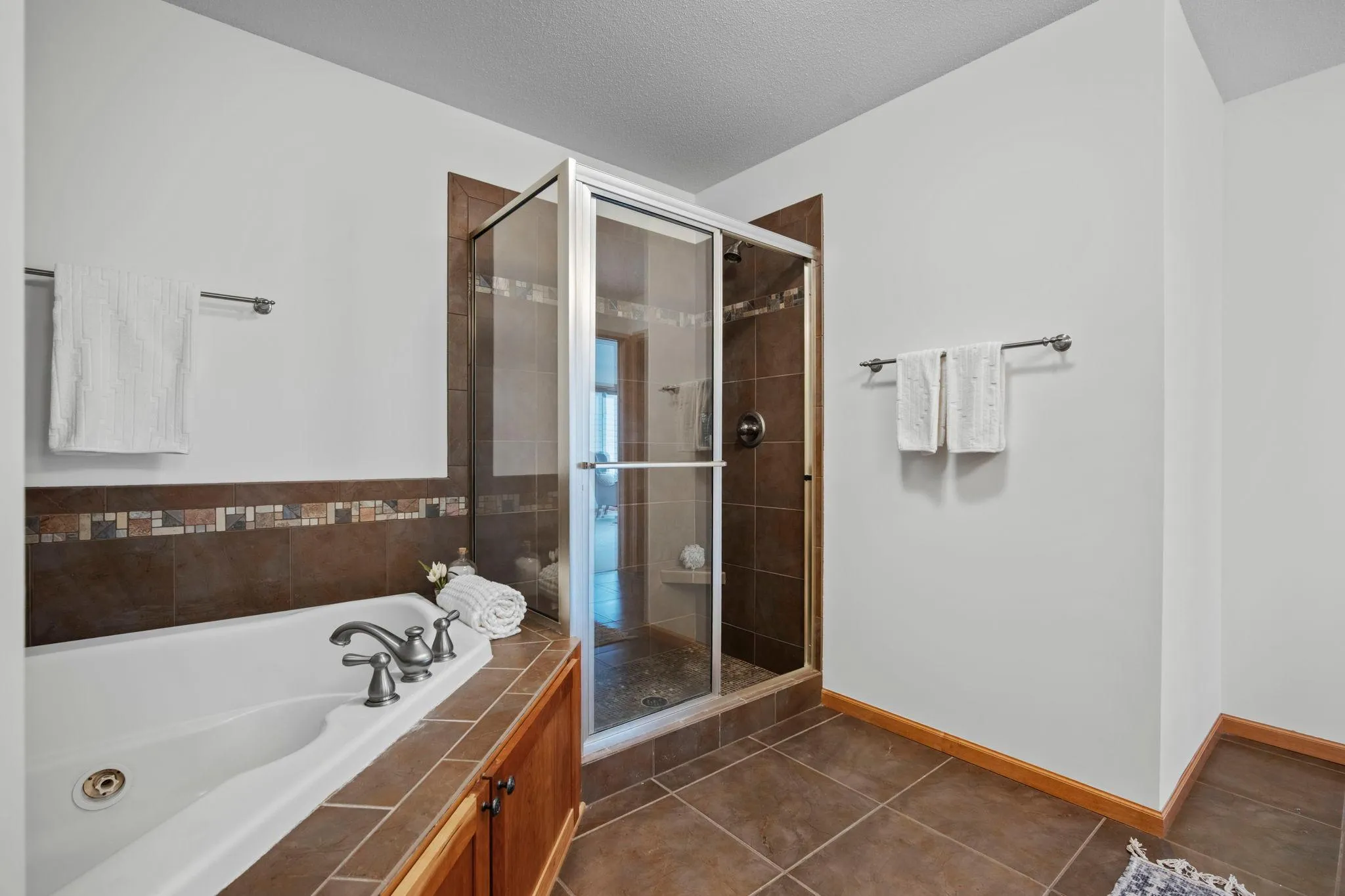 Photo 18 of 2526 Waterfall Nw Way