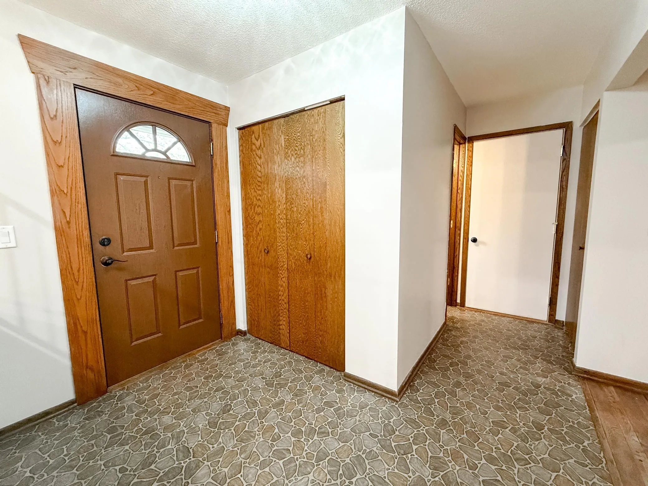 Photo 18 of 1081 Cedarwood Drive