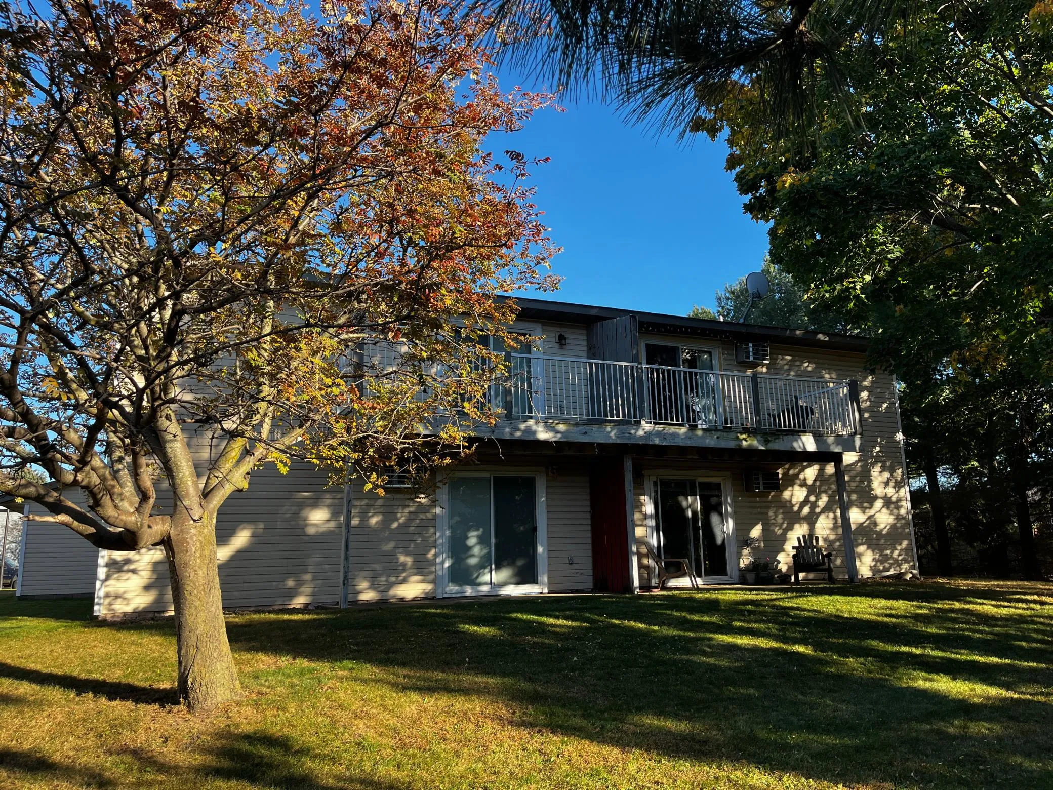 Photo 4 of 1613 Redwood Drive