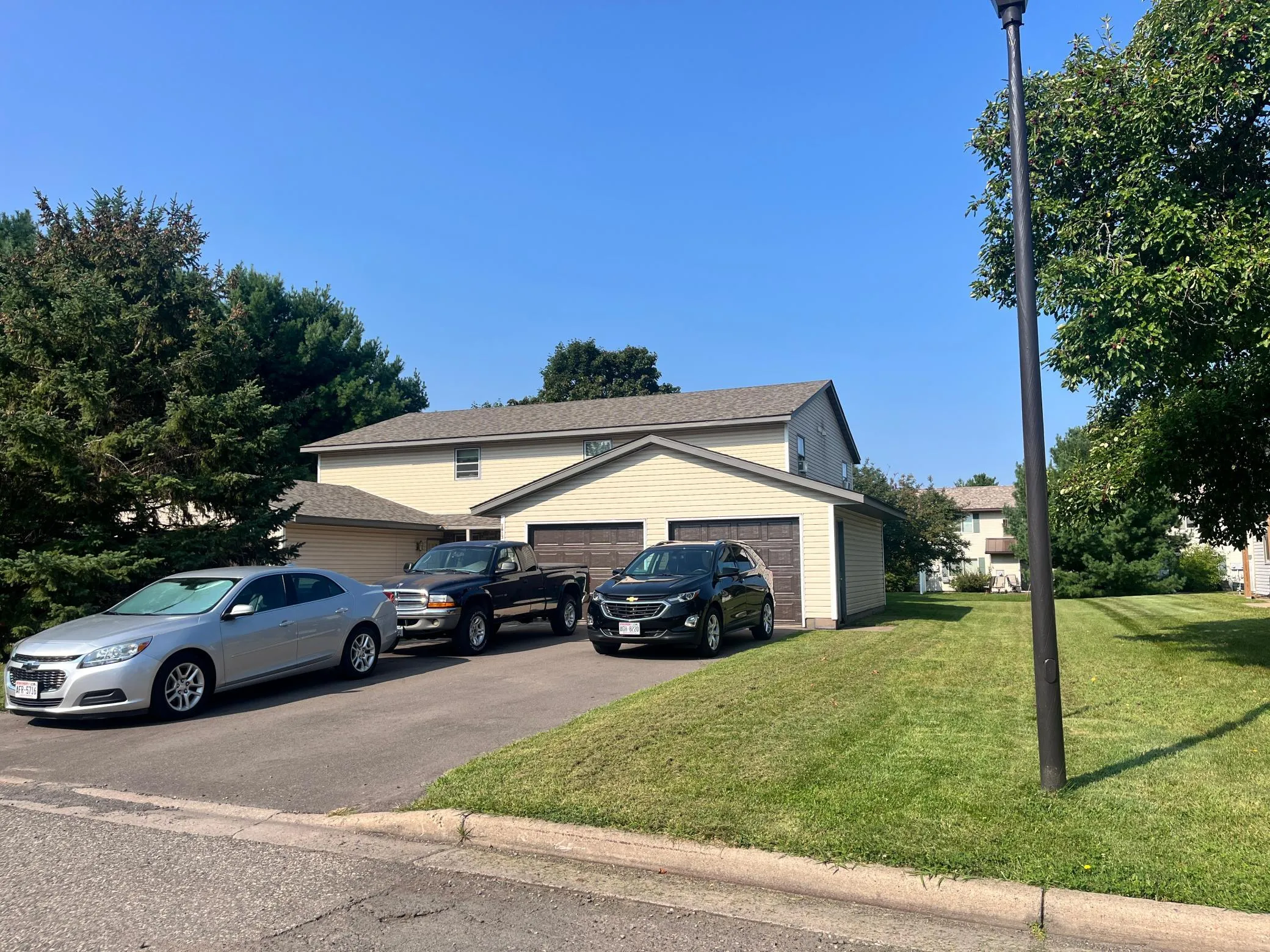 Photo 2 of 1613 Redwood Drive