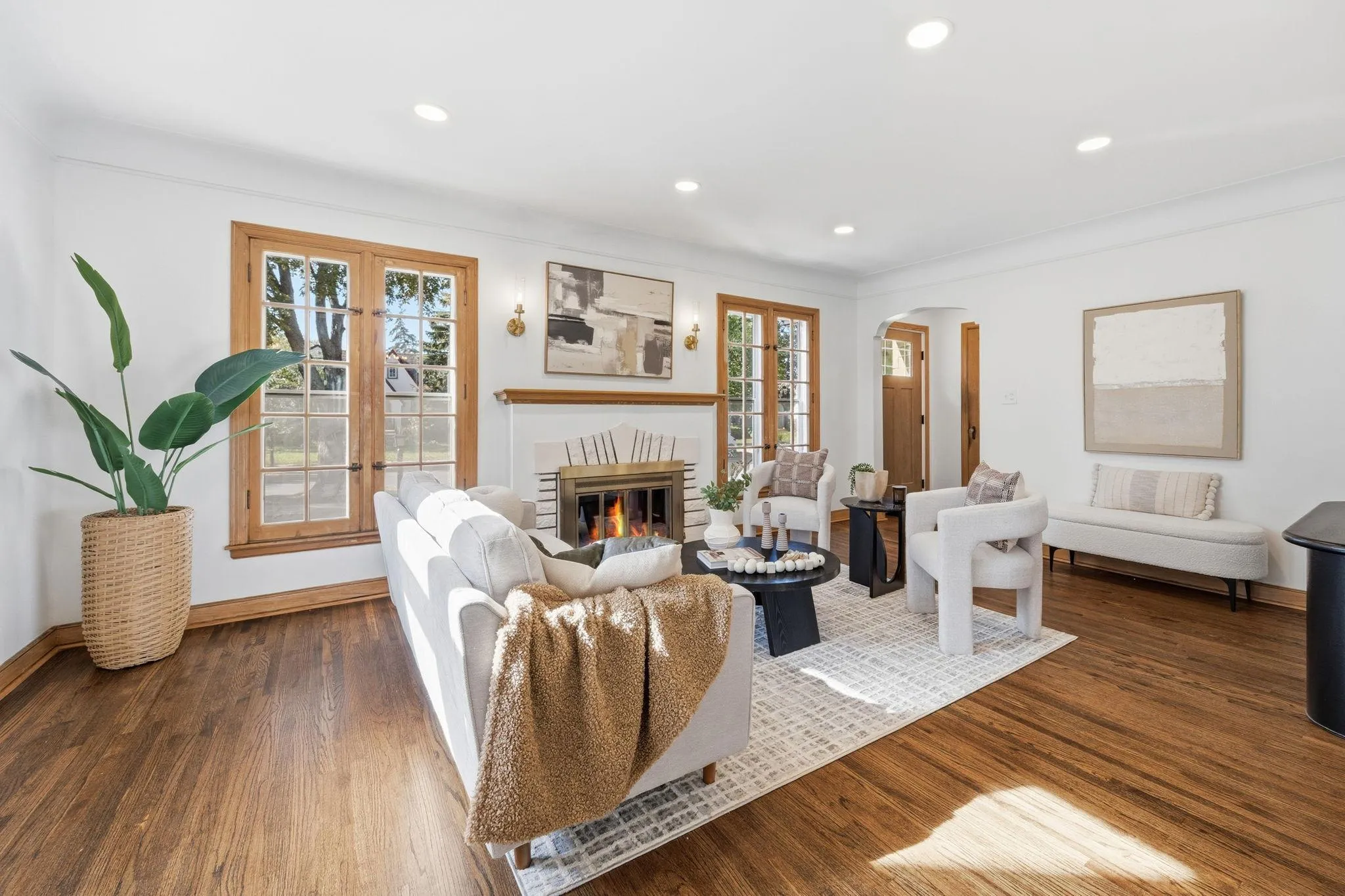 Photo 3 of 4537 Columbus Avenue
