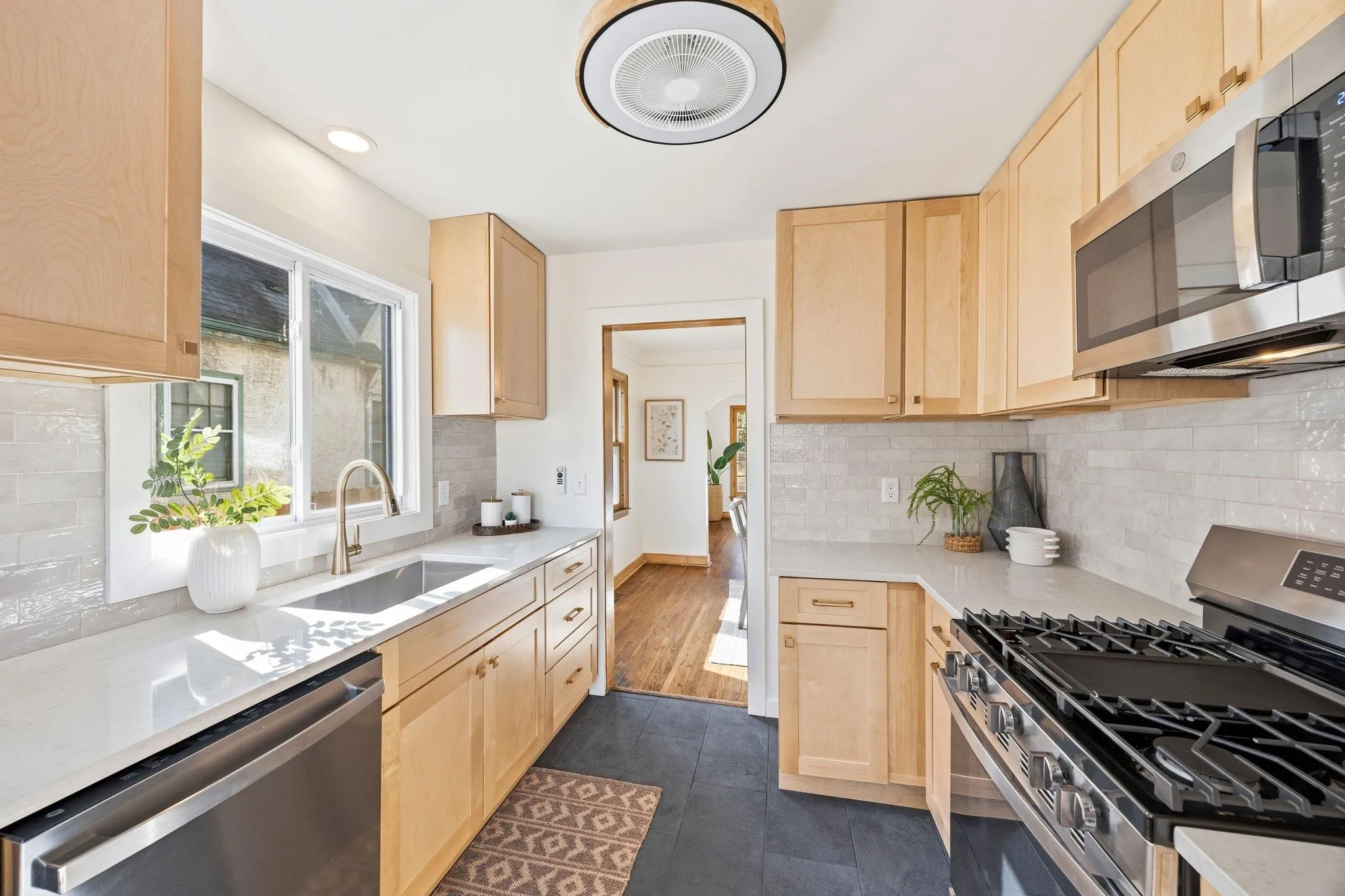 Photo 8 of 4537 Columbus Avenue
