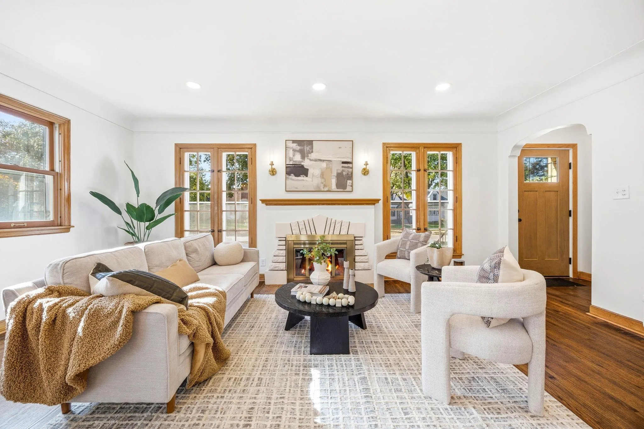 Photo 4 of 4537 Columbus Avenue