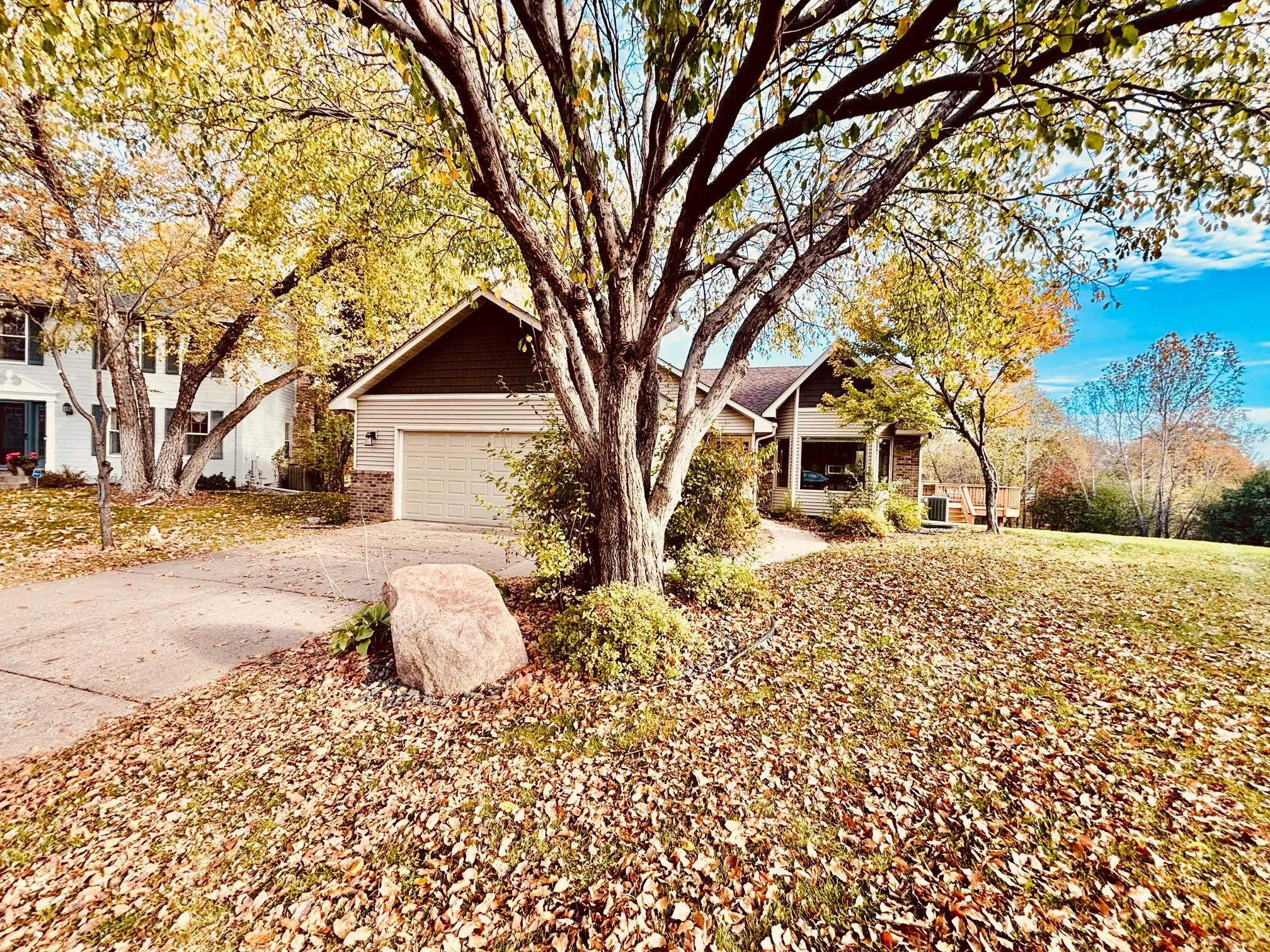 Photo 8 of 9038 Loch Lomond Boulevard