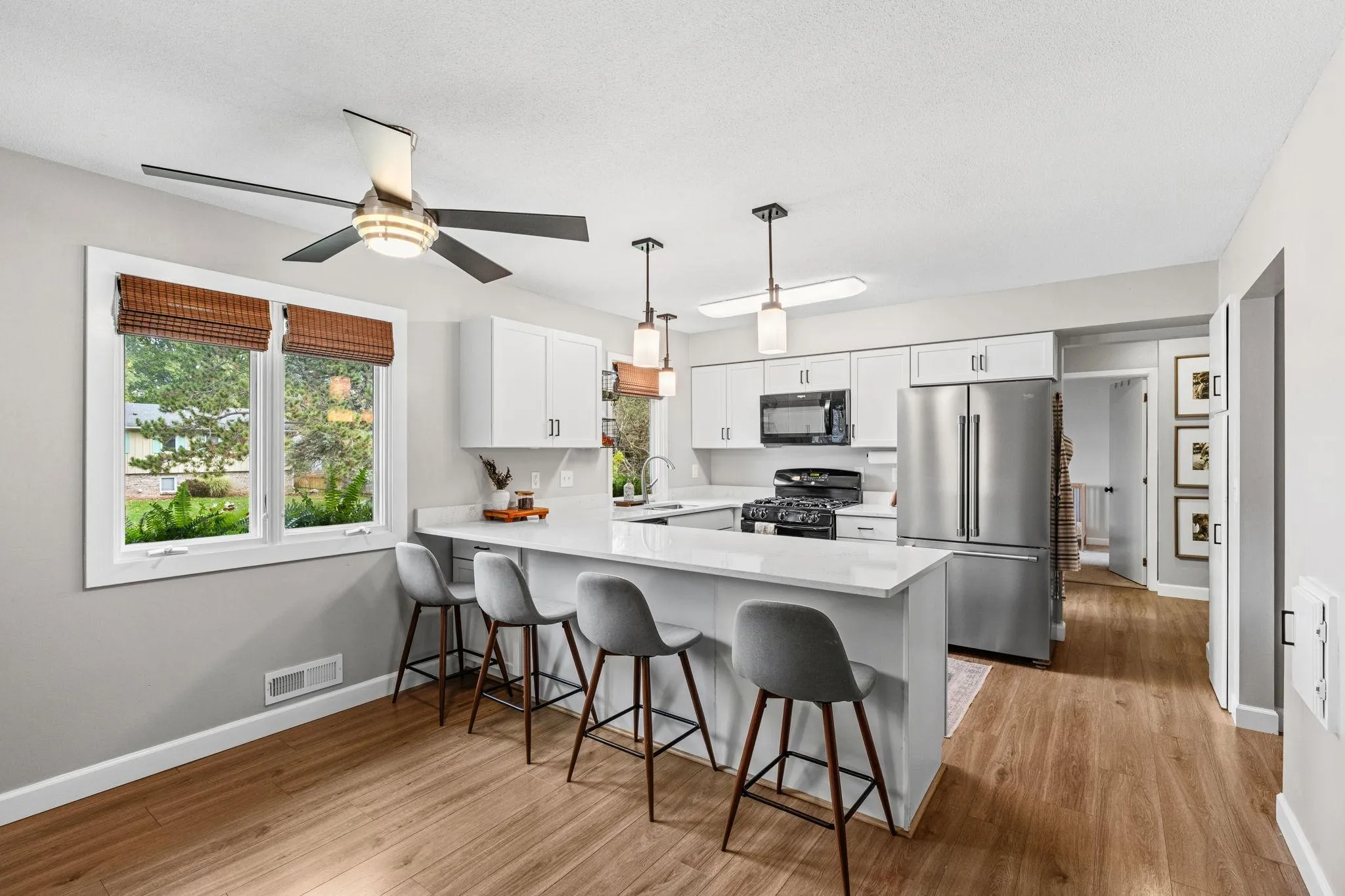 Photo 8 of 896 Sunrise Court