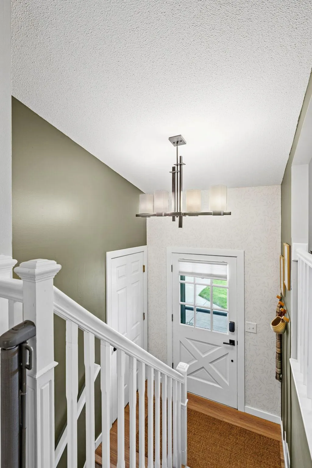Photo 5 of 896 Sunrise Court