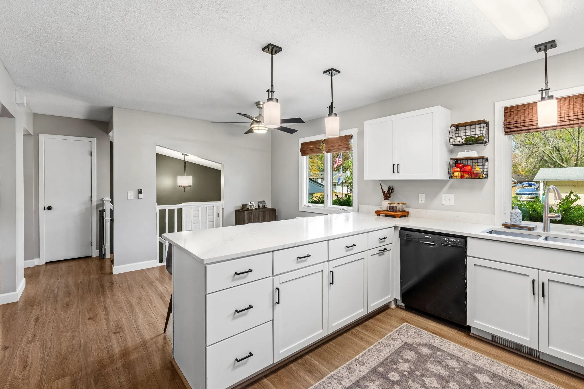 Photo 11 of 896 Sunrise Court