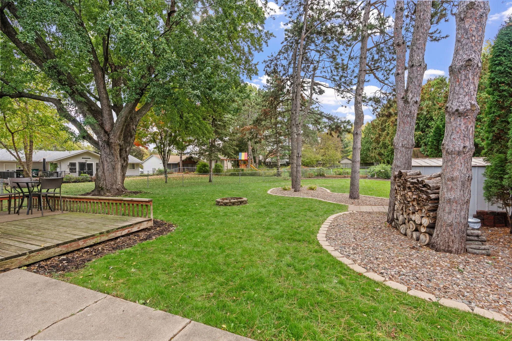 Photo 3 of 896 Sunrise Court
