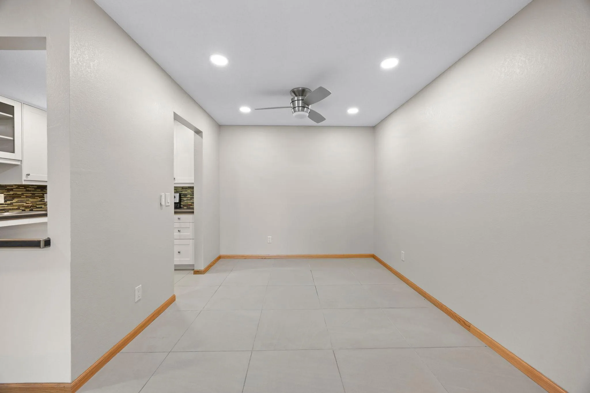 Photo 11 of 3420 Golfview Drive Unit 123
