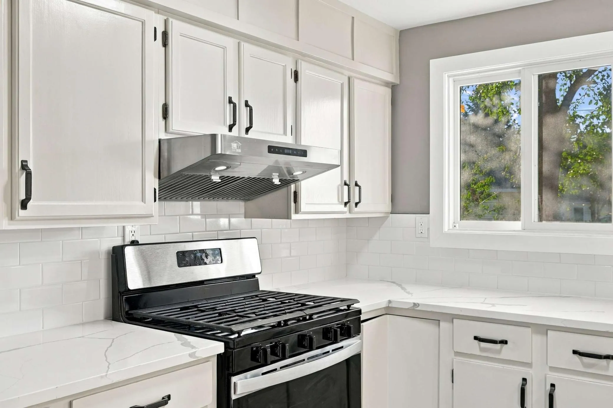 Photo 13 of 7312 Grand S Avenue