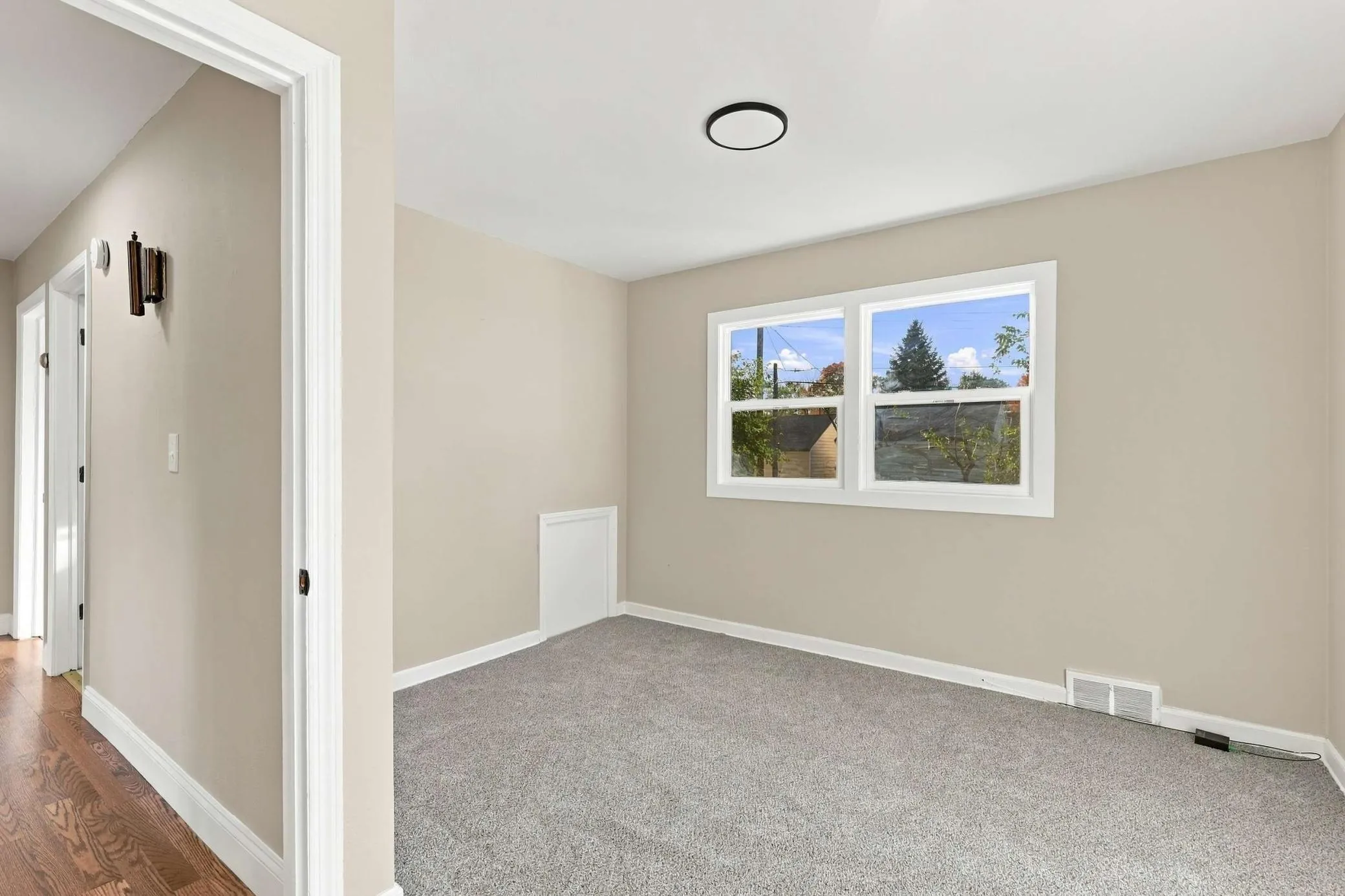 Photo 6 of 7312 Grand S Avenue