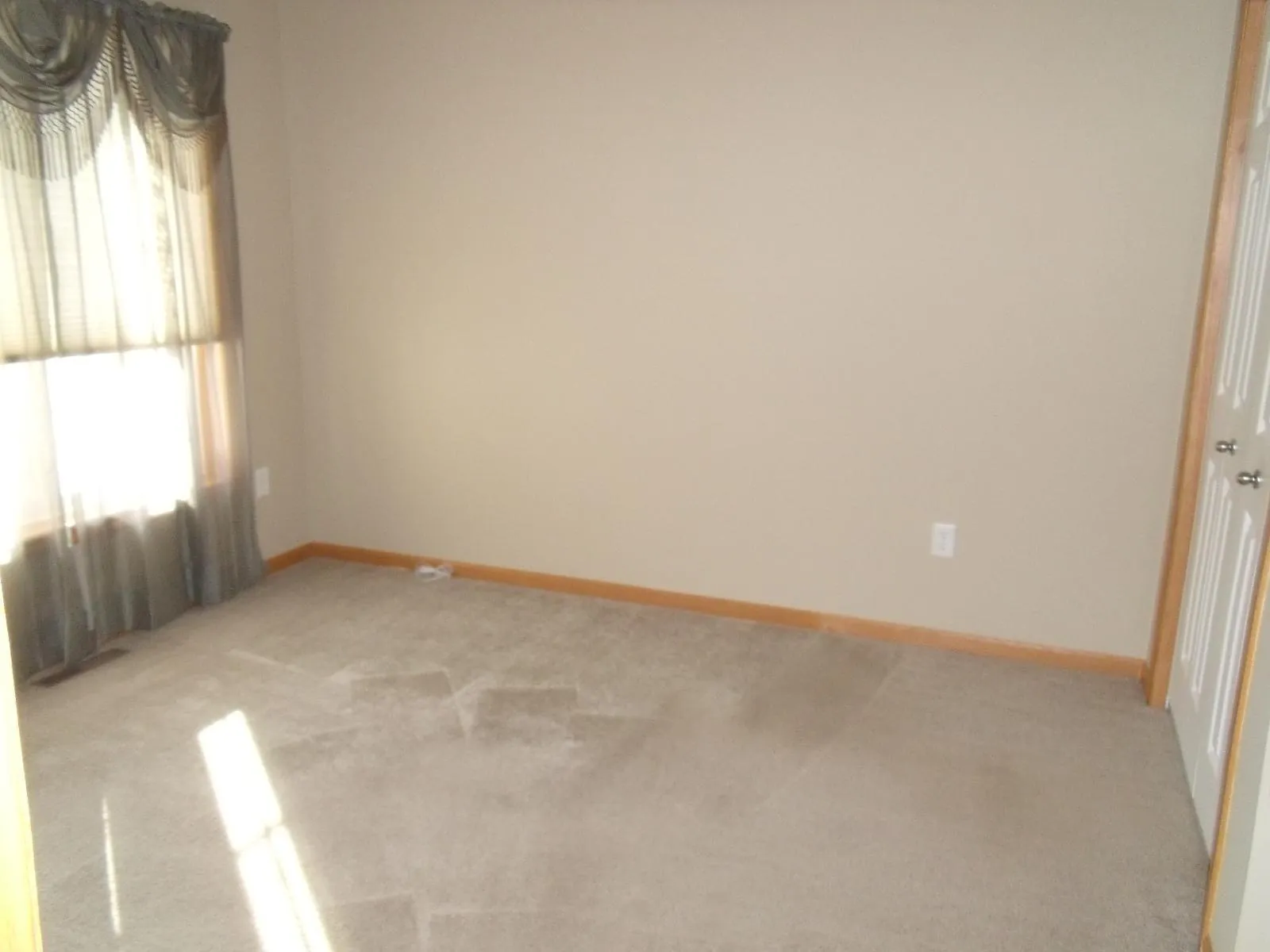 Photo 31 of 20657 Eastview Avenue