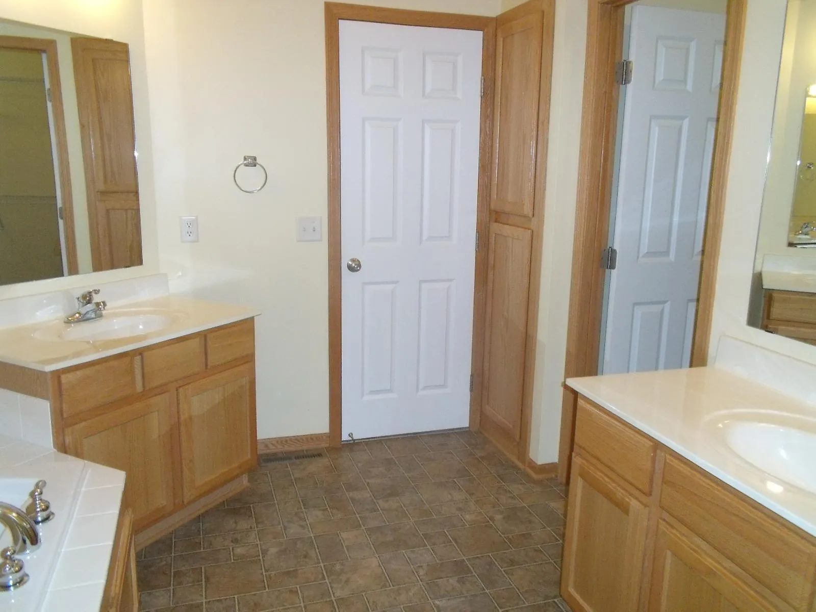 Photo 23 of 20657 Eastview Avenue