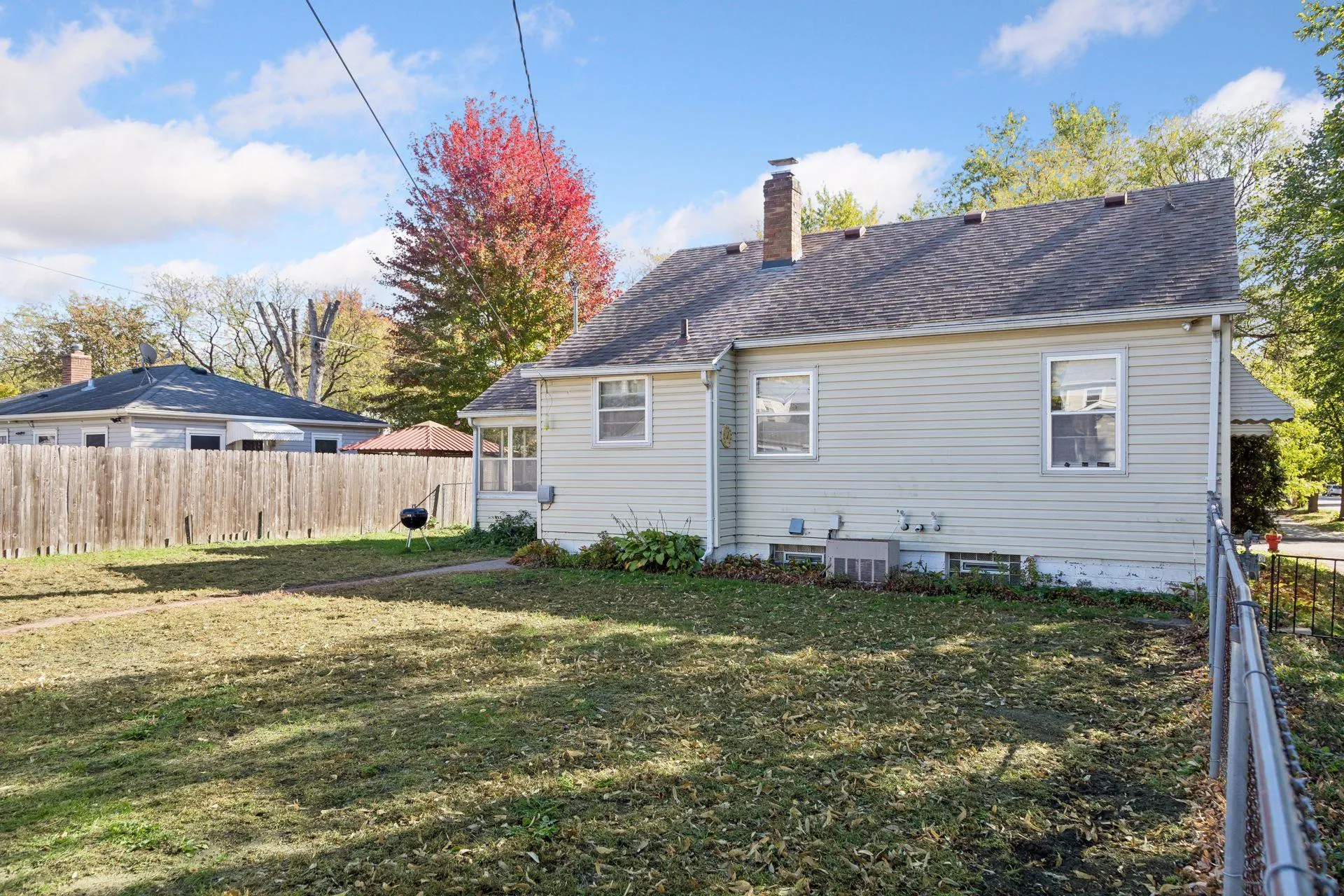 Photo 26 of 977 Scheffer Avenue