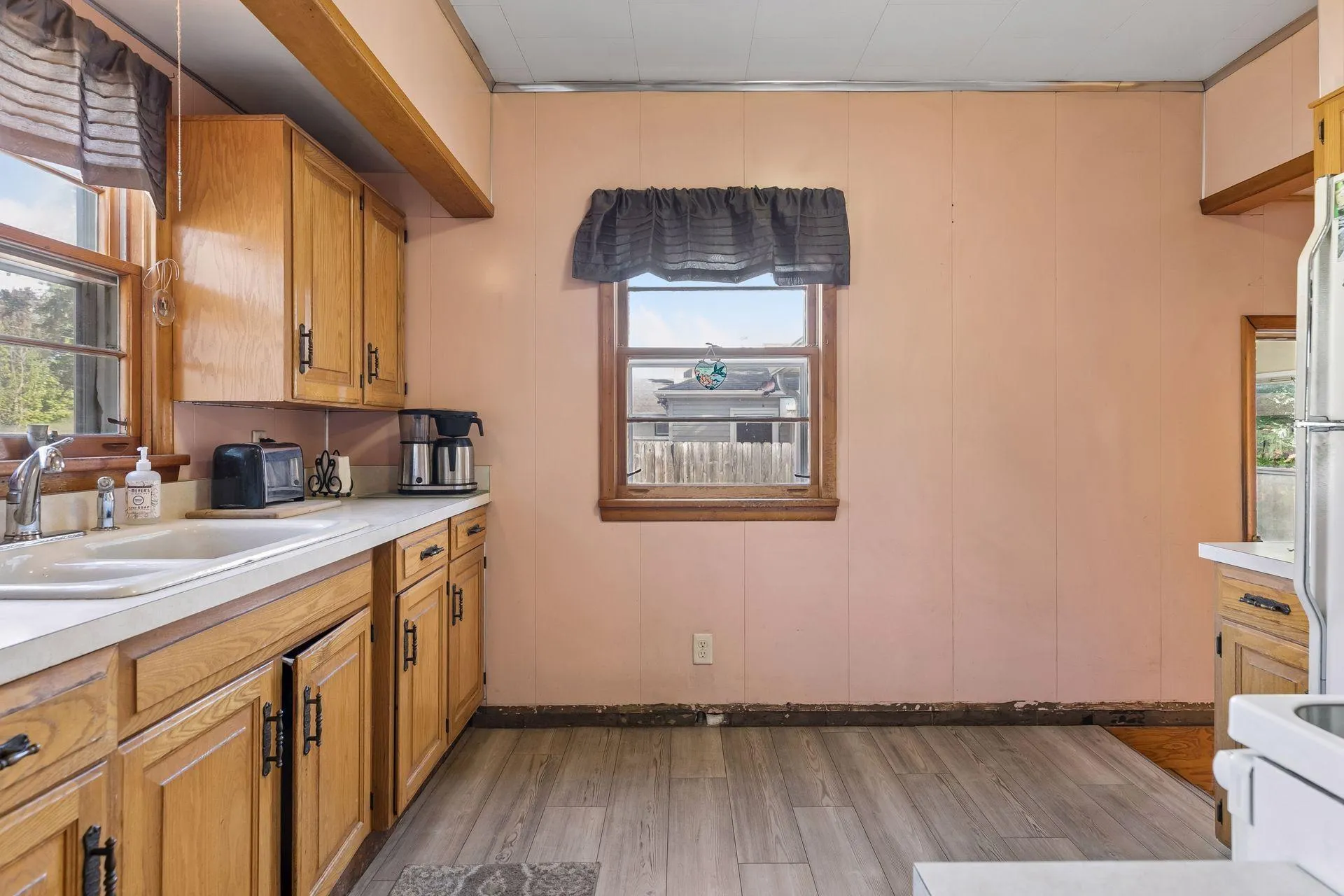 Photo 14 of 977 Scheffer Avenue