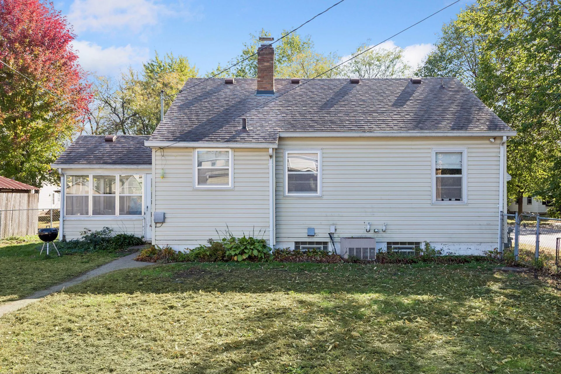 Photo 25 of 977 Scheffer Avenue