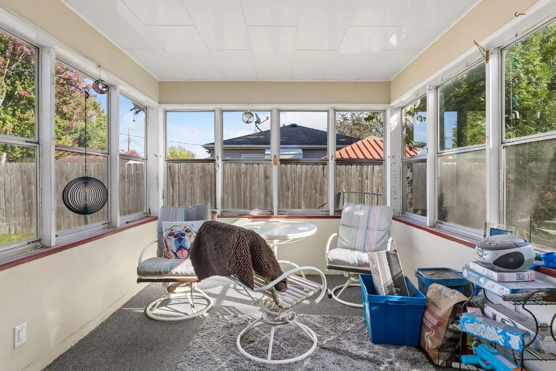 Photo 16 of 977 Scheffer Avenue