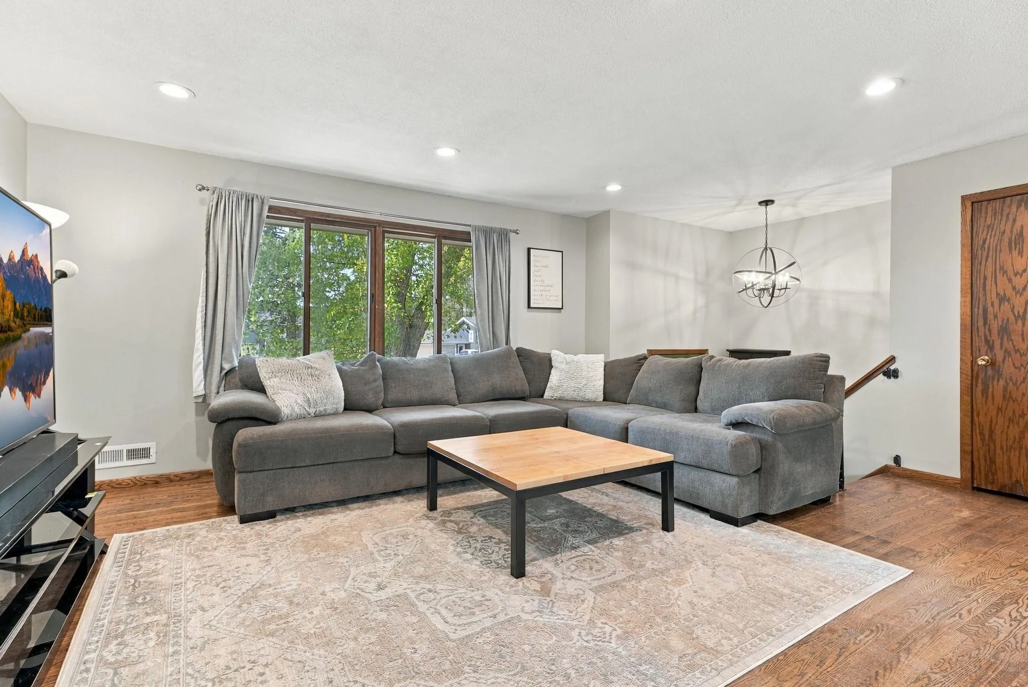 Photo 8 of 16641 Whitewood Avenue