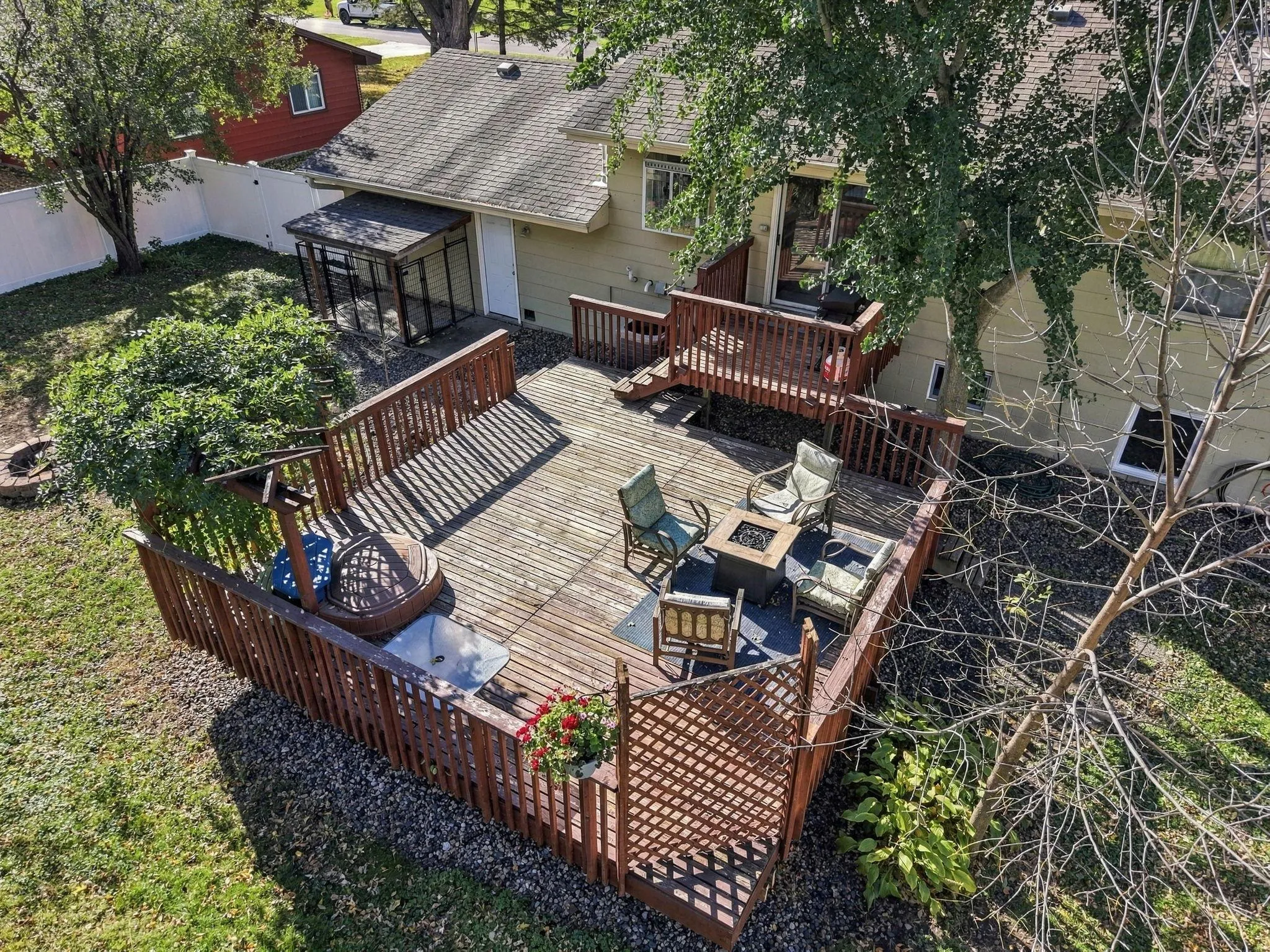 Photo 4 of 16641 Whitewood Avenue