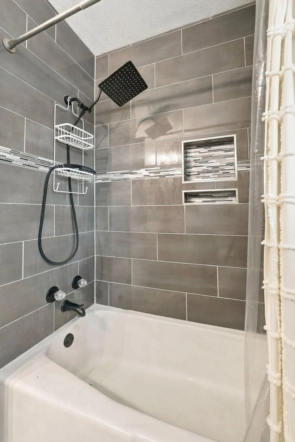 Photo 28 of 16641 Whitewood Avenue