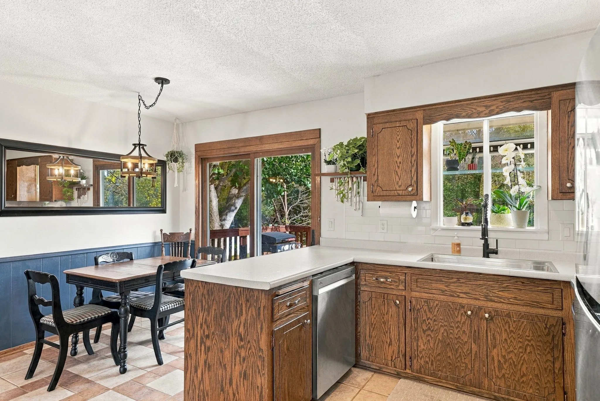 Photo 12 of 16641 Whitewood Avenue
